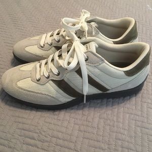 NWT Perry Ellis Sneakers
